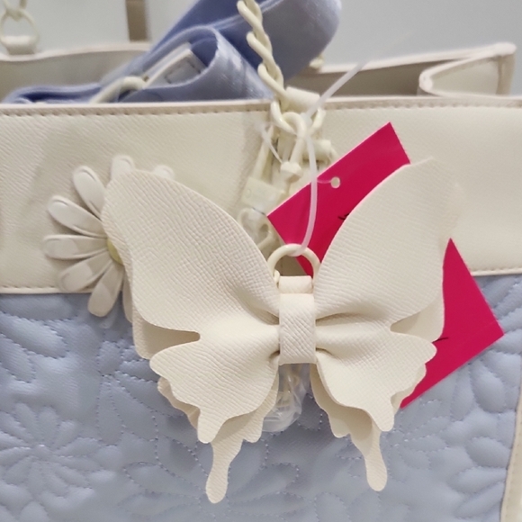 🔹️Betsey Johnson 🔹XOBECA-U Blue Floral Top Handle Handbag Butterfly Charm Tote - Picture 4 of 10